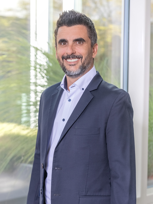 Headshot of Carlos Löffel