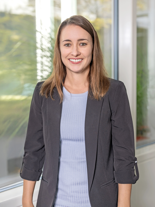 Headshot of Stephanie Scholz
