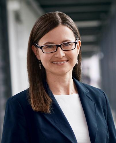 Headshot of Claudia Cramer